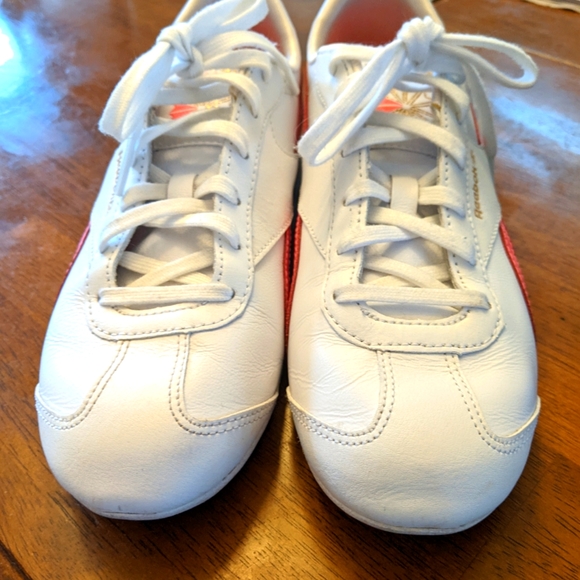 Reebok Classic white/pink shoes - Picture 2 of 15